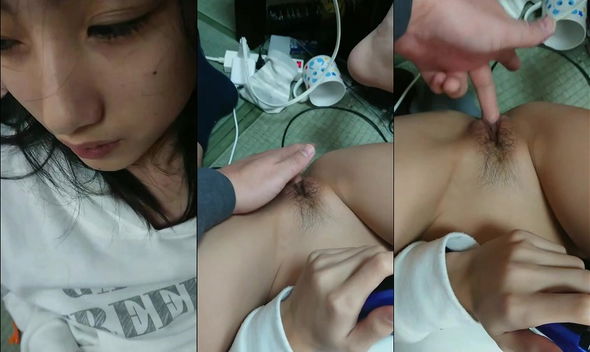 Bé nữ sinh em cứ nằm chơi game còn để anh móc bên dưới cho em sướng